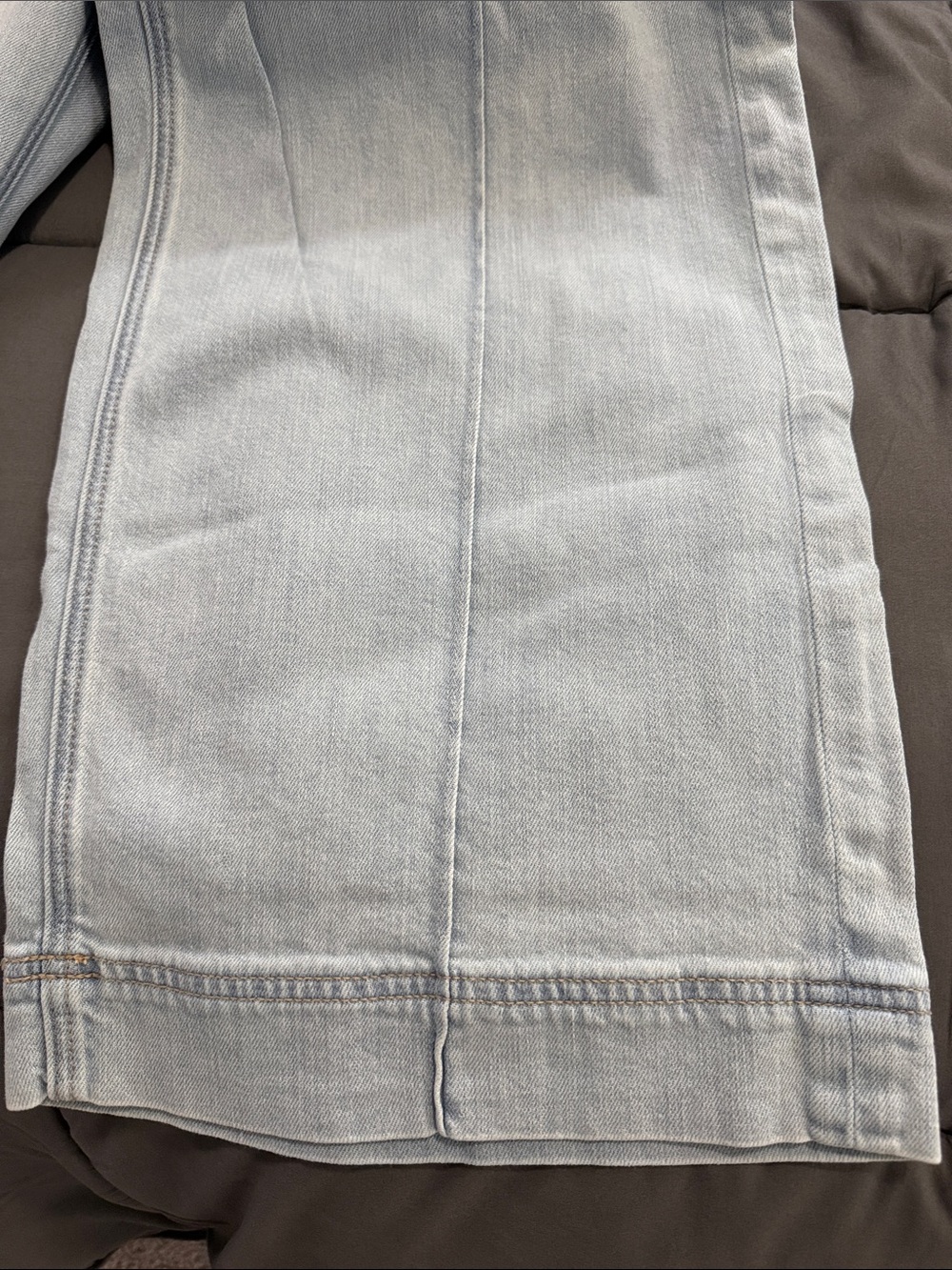 American Eagle Outfitters Light Wash Wide-Leg Jeans - Picture 5 of 5